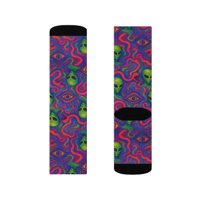 🎁 Pink and Purple Alien Eye Crew Socks (100% off)